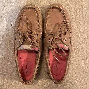 Sperry Intrepid women’s boat shoes size 7M